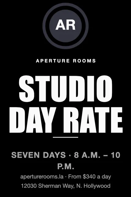 Centred lockup posters template in the Photography studio palette